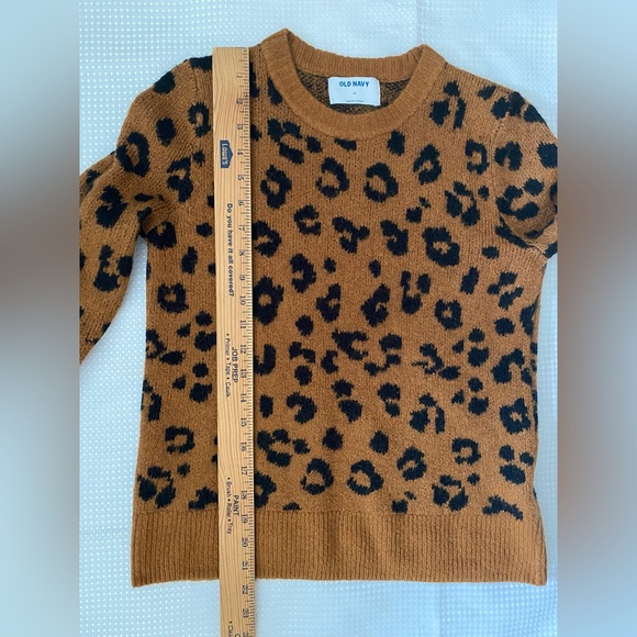 Old Navy cheetah leopard print classic sweater, size XS - Picture 4 of 9